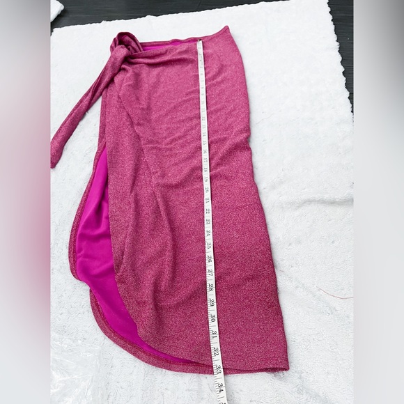 NWT- GOOD AMERICAN x Revolve Glitter Tie Sarong in Hawaiian Pink - Picture 9 of 13